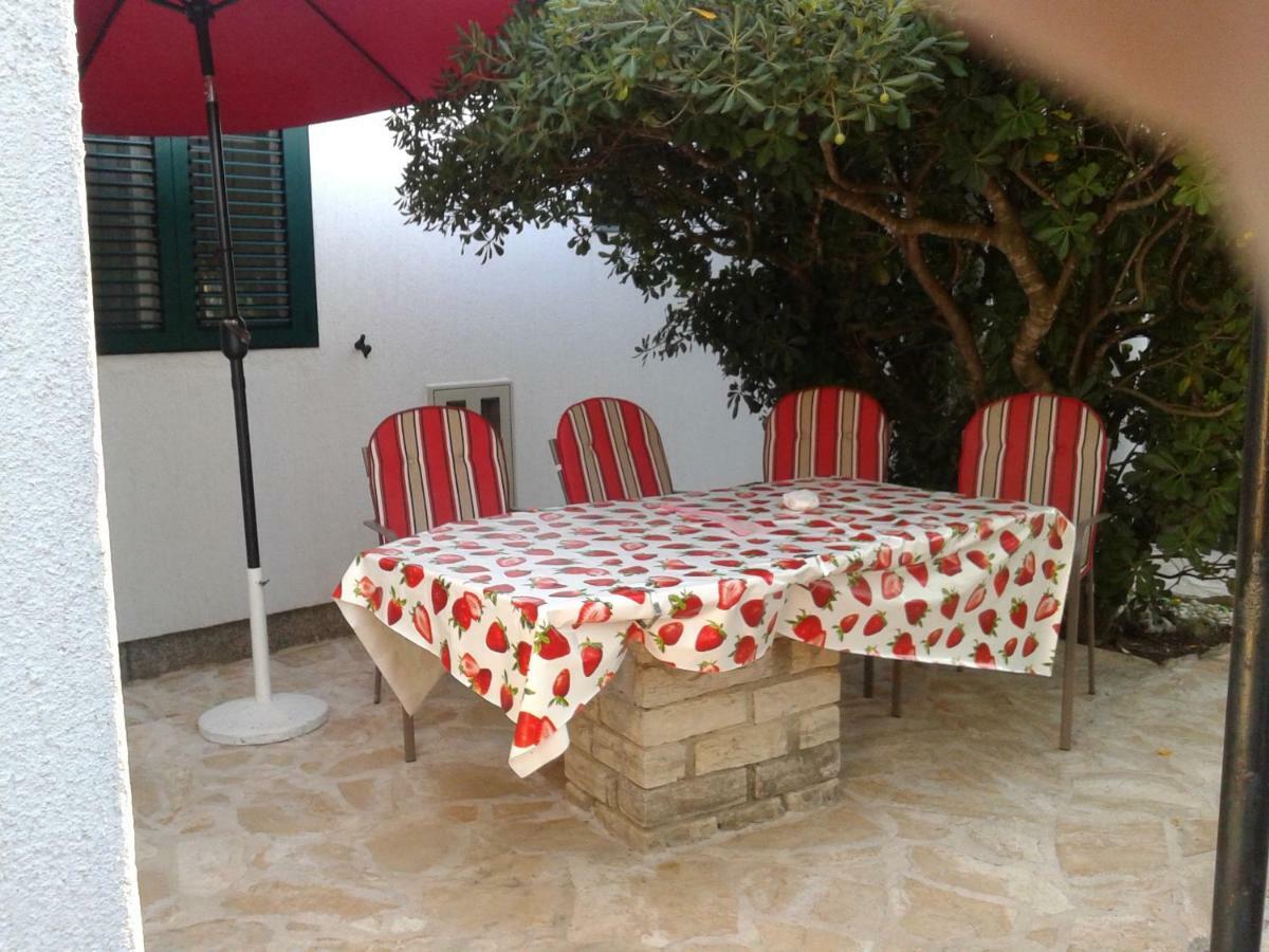 Apartment Milka Petrcane Luaran gambar