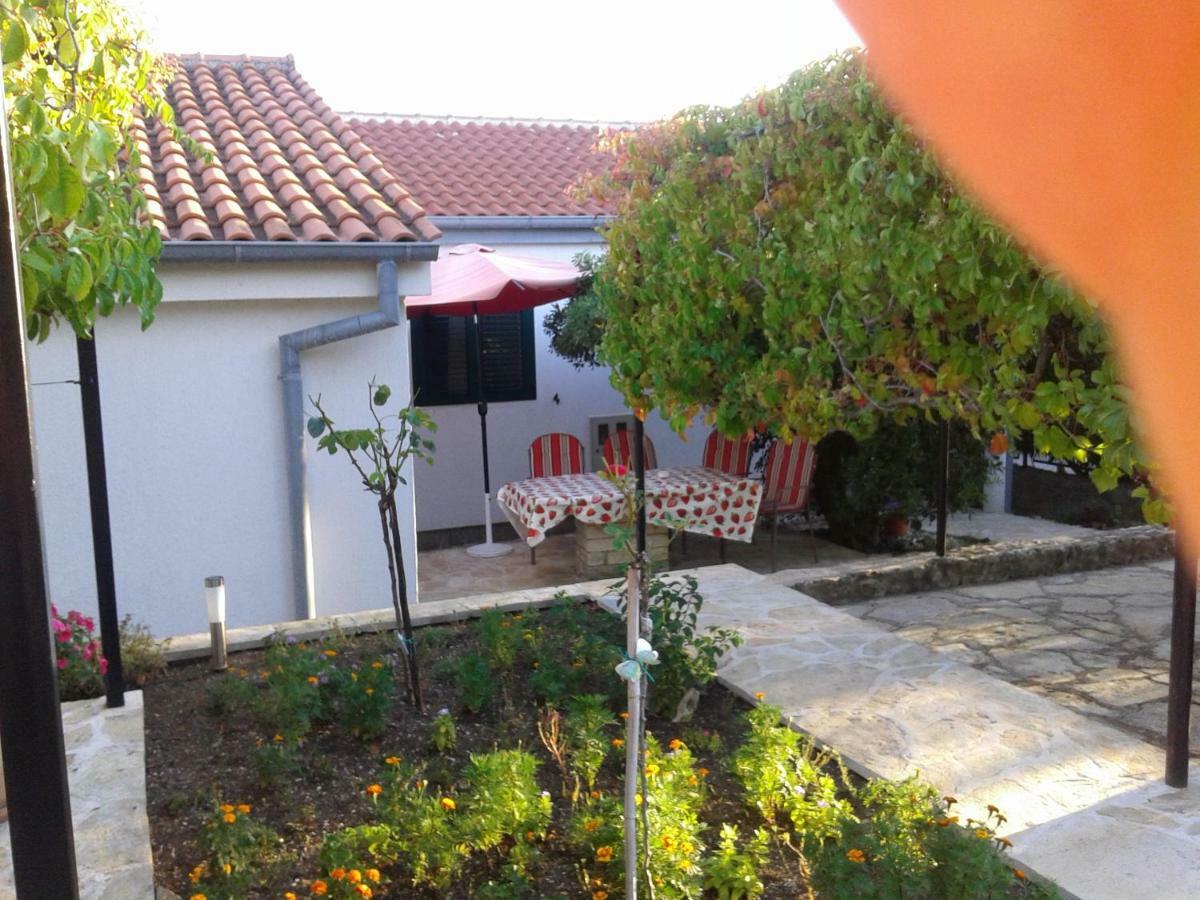 Apartment Milka Petrcane Luaran gambar